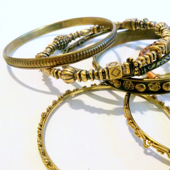 Lot of Seven Boho Inspired Brass and Copper Tone Bangle Bracelets - Picture 2 of 5